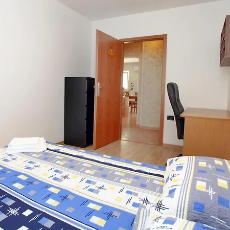 Apartma Jure Sia شقة *